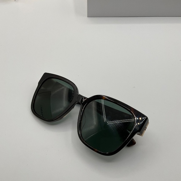 SunglassesValentinoSquareValentino VA4111 Brown/Tortoise - Picture 4 of 8